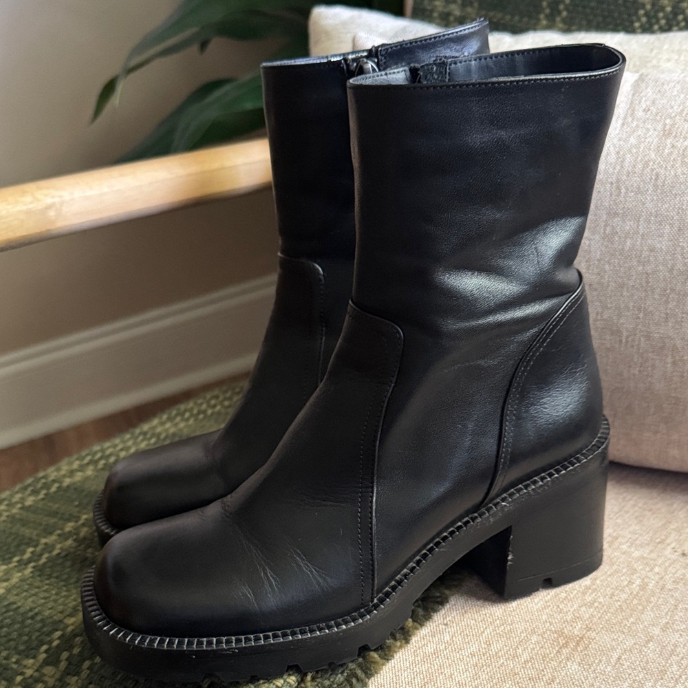 Steve Madden Naya boots Size 7
